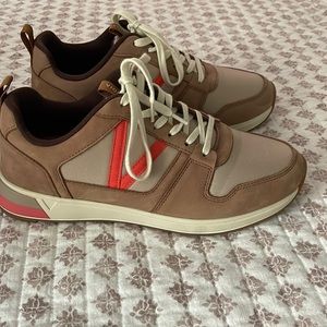 Vionic Curran Rechelle Casual Sneaker- Arch support. 3-Zone Comfort Orthotic 8.5